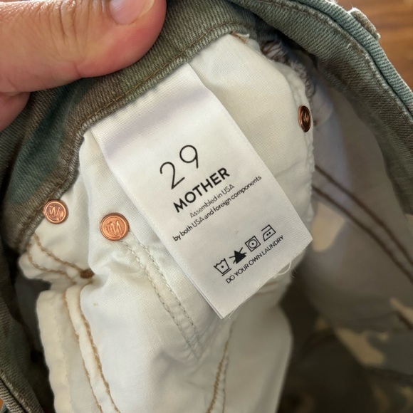Mother High Waisted Looker Ankle Fray in See Me (Camo) - Picture 10 of 12